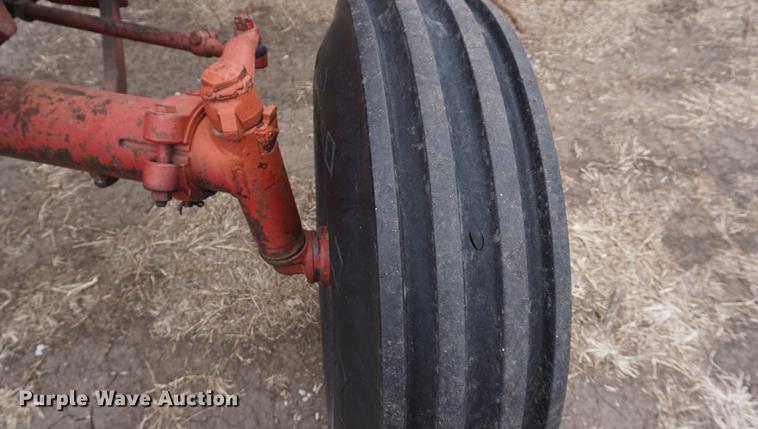 image for item DB0427 1970 International 1456 tractor