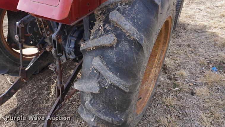 image for item DB0442 1988 Case IH 245 tractor