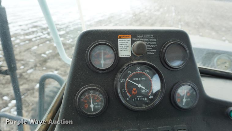 image for item DB0443 1998 SpraCoupe 4640 self-propelled sprayer