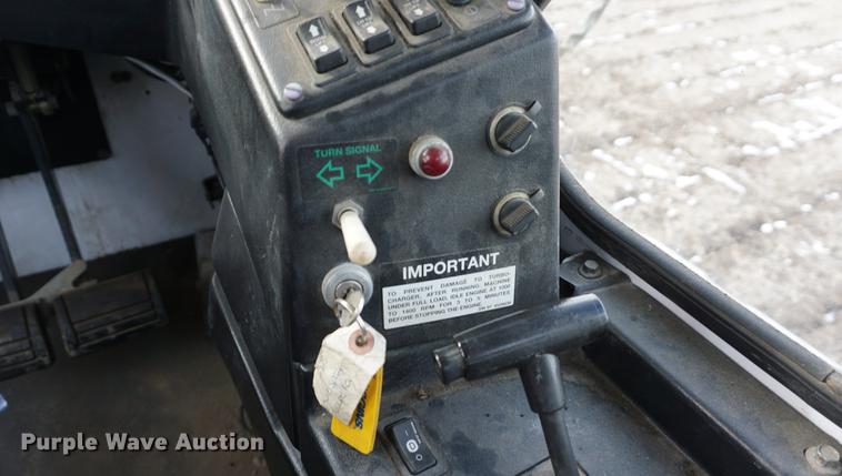 image for item DB0443 1998 SpraCoupe 4640 self-propelled sprayer