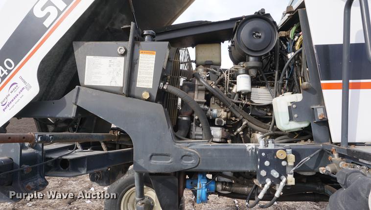 image for item DB0443 1998 SpraCoupe 4640 self-propelled sprayer
