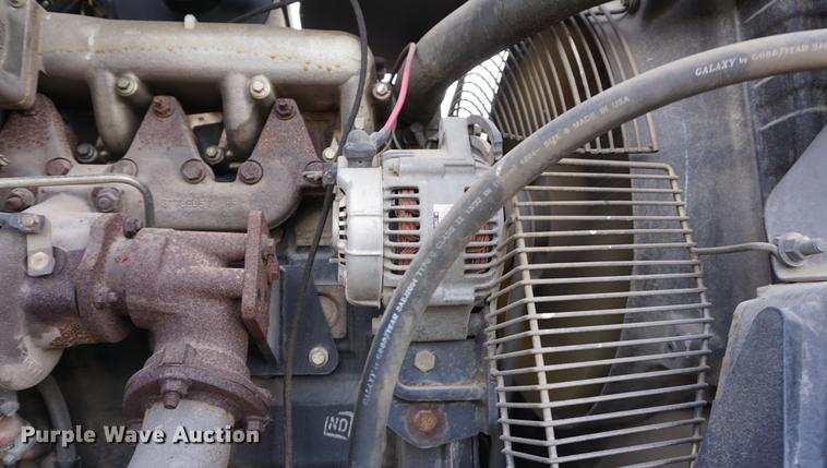 image for item DB0443 1998 SpraCoupe 4640 self-propelled sprayer