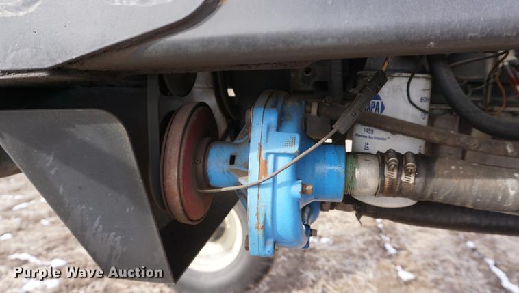 image for item DB0443 1998 SpraCoupe 4640 self-propelled sprayer