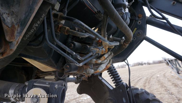 image for item DB0443 1998 SpraCoupe 4640 self-propelled sprayer