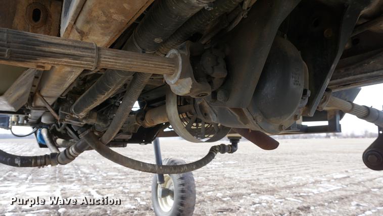 image for item DB0443 1998 SpraCoupe 4640 self-propelled sprayer