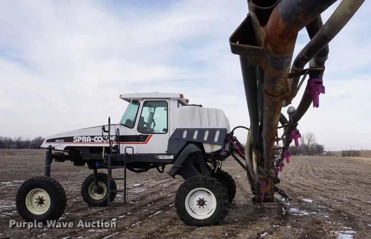 image for item DB0443 1998 SpraCoupe 4640 self-propelled sprayer