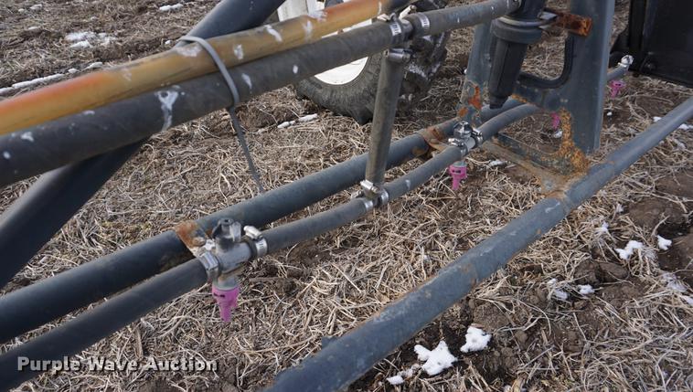 image for item DB0443 1998 SpraCoupe 4640 self-propelled sprayer