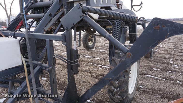 image for item DB0443 1998 SpraCoupe 4640 self-propelled sprayer