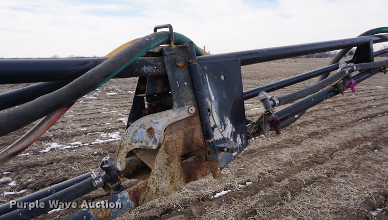 image for item DB0443 1998 SpraCoupe 4640 self-propelled sprayer