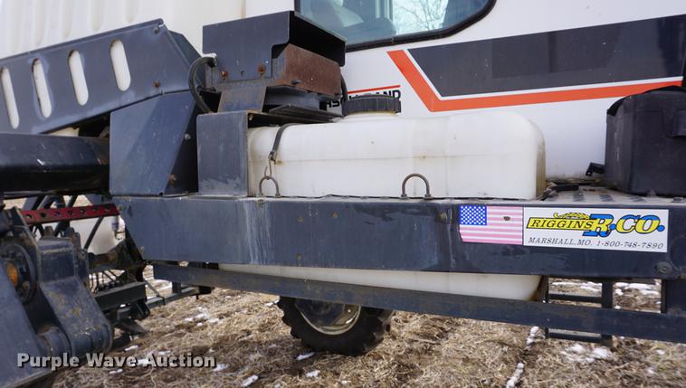 image for item DB0443 1998 SpraCoupe 4640 self-propelled sprayer