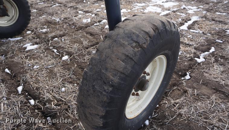 image for item DB0443 1998 SpraCoupe 4640 self-propelled sprayer