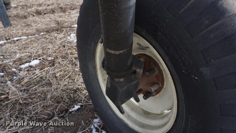 image for item DB0443 1998 SpraCoupe 4640 self-propelled sprayer