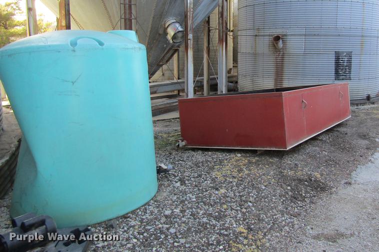 image for item DB5943 (2) poly tanks