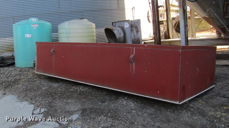 image for item DB5943 (2) poly tanks