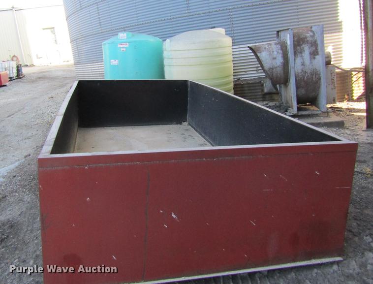 image for item DB5943 (2) poly tanks