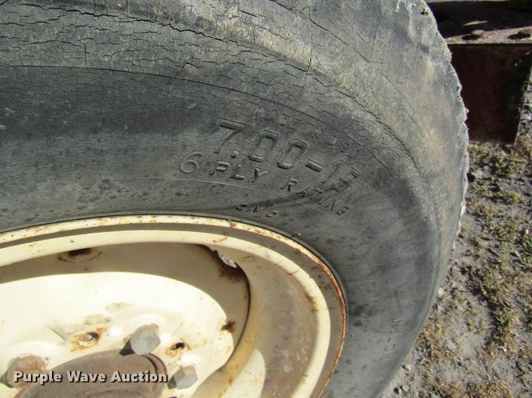 image for item DB5944 New Holland 350 grinder mixer