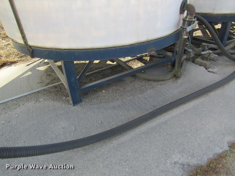 image for item DB5946 (2) bulk tanks