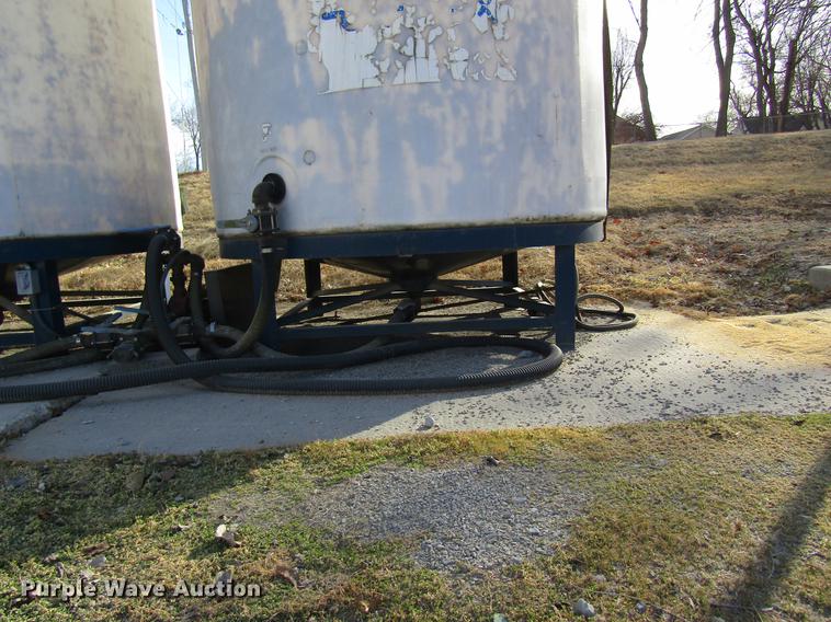 image for item DB5946 (2) bulk tanks