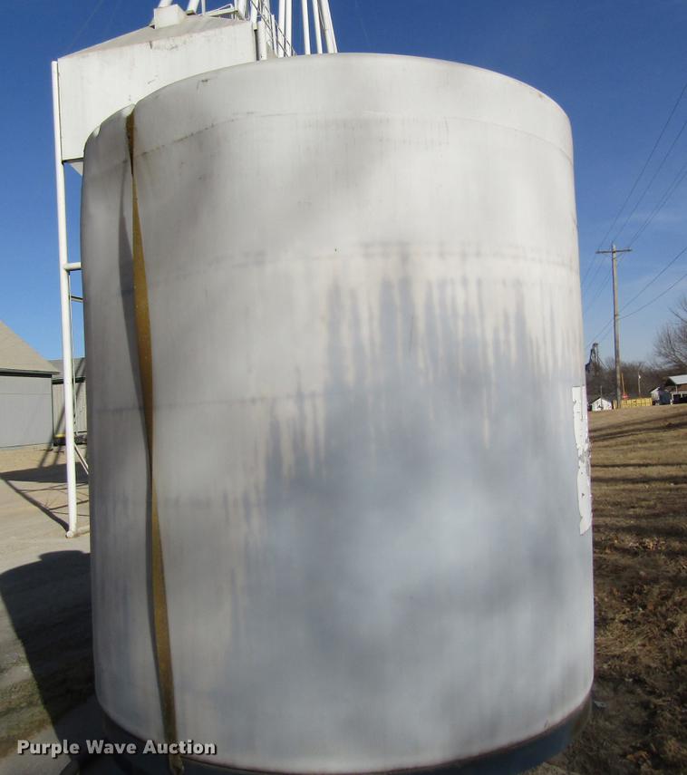 image for item DB5946 (2) bulk tanks
