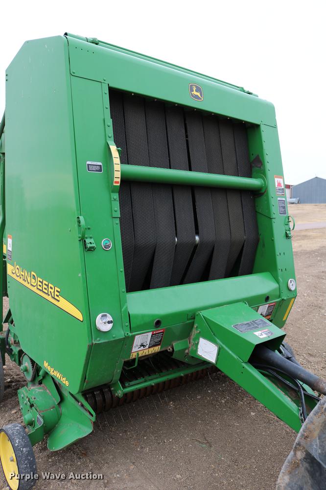 image for item DB6578 2004 John Deere 567 round baler