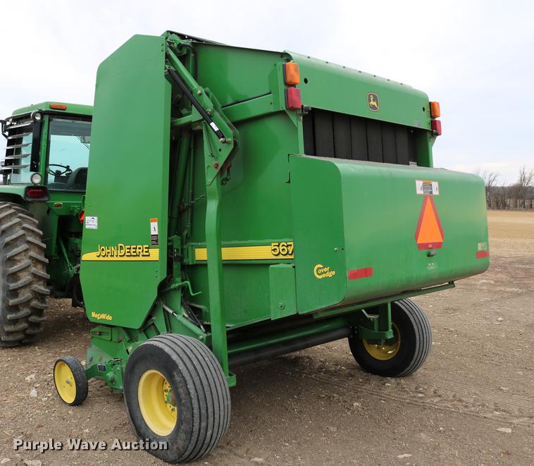image for item DB6578 2004 John Deere 567 round baler