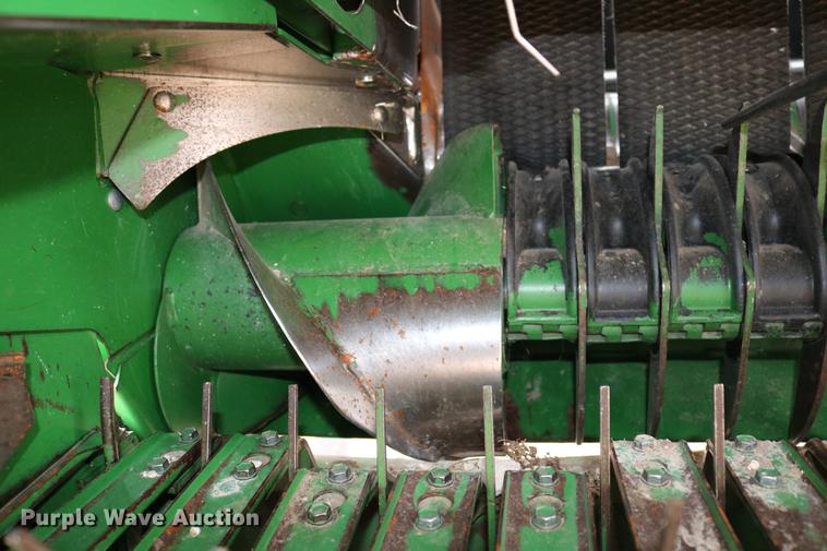 image for item DB6578 2004 John Deere 567 round baler