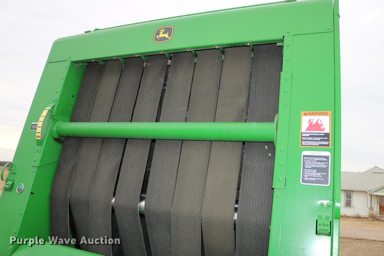 image for item DB6578 2004 John Deere 567 round baler