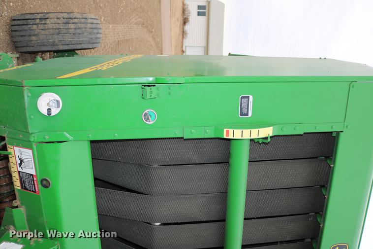 image for item DB6578 2004 John Deere 567 round baler