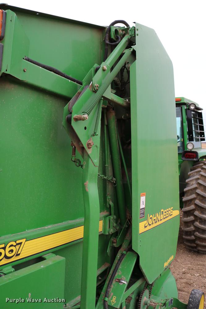 image for item DB6578 2004 John Deere 567 round baler