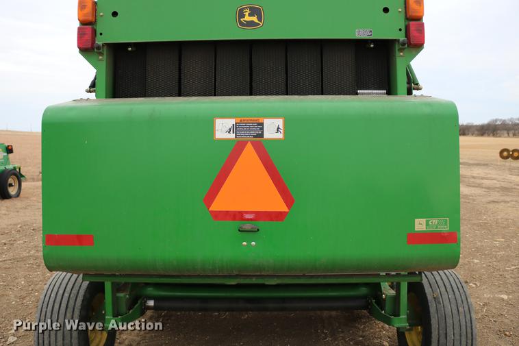 image for item DB6578 2004 John Deere 567 round baler