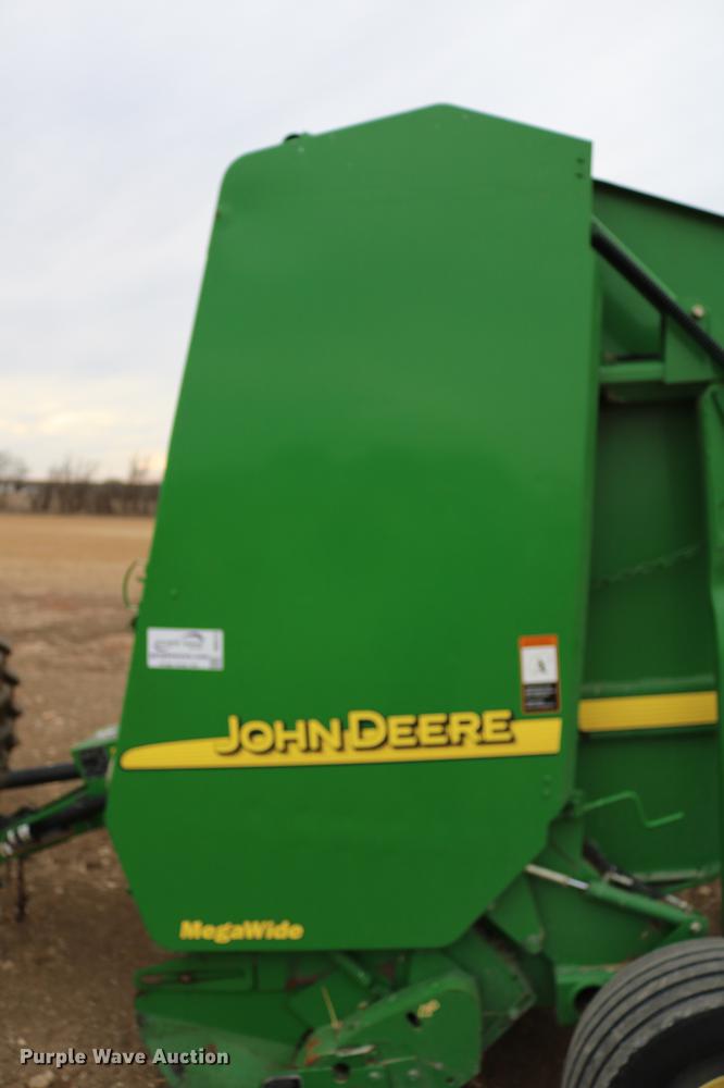 image for item DB6578 2004 John Deere 567 round baler