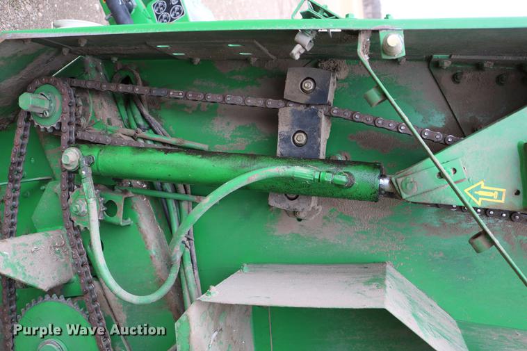 image for item DB6578 2004 John Deere 567 round baler