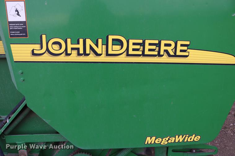 image for item DB6578 2004 John Deere 567 round baler