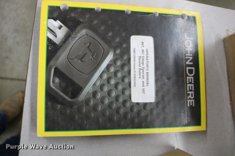 image for item DB6578 2004 John Deere 567 round baler
