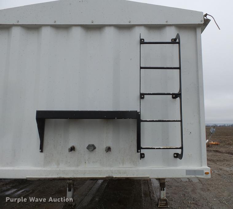 image for item DB7202 2008 Manac double hopper bottom grain trailer