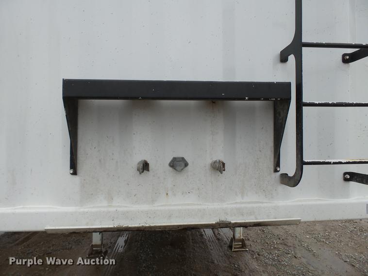 image for item DB7202 2008 Manac double hopper bottom grain trailer