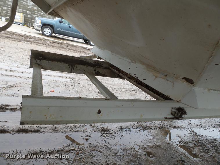 image for item DB7202 2008 Manac double hopper bottom grain trailer