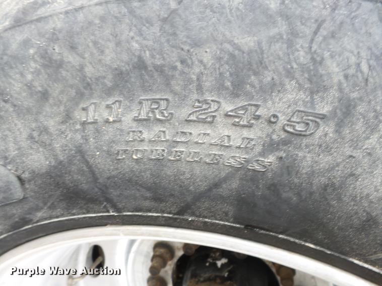 image for item DB7202 2008 Manac double hopper bottom grain trailer