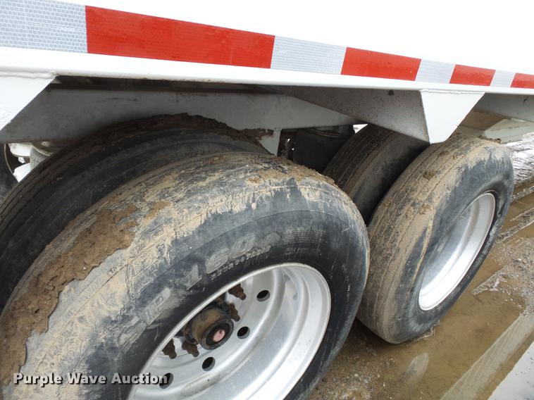 image for item DB7202 2008 Manac double hopper bottom grain trailer