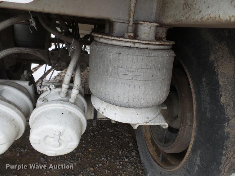 image for item DB7202 2008 Manac double hopper bottom grain trailer