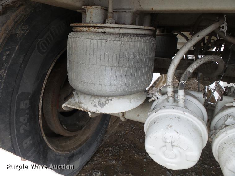 image for item DB7202 2008 Manac double hopper bottom grain trailer