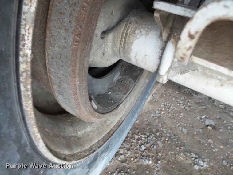 image for item DB7202 2008 Manac double hopper bottom grain trailer