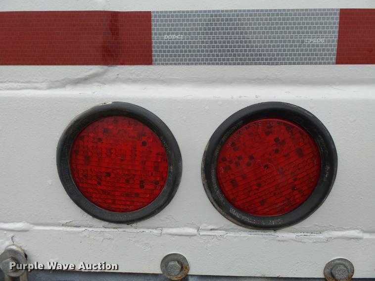 image for item DB7202 2008 Manac double hopper bottom grain trailer