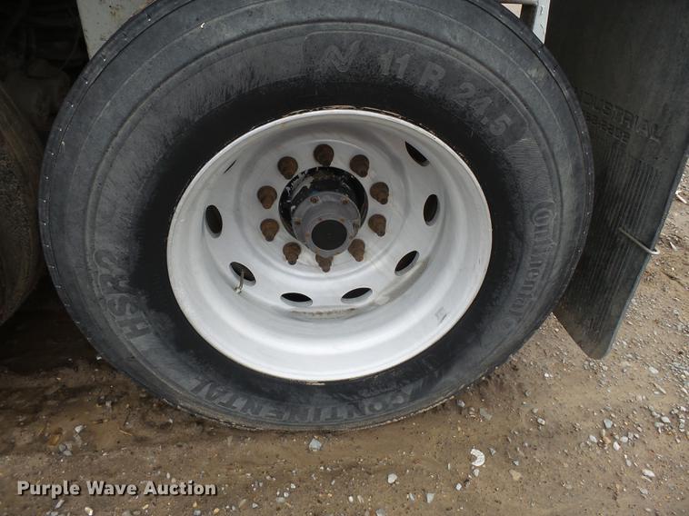 image for item DB7202 2008 Manac double hopper bottom grain trailer