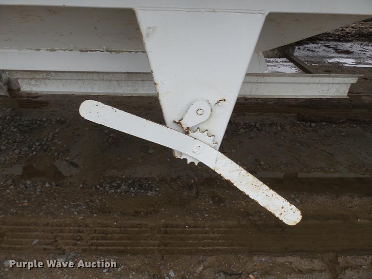 image for item DB7202 2008 Manac double hopper bottom grain trailer