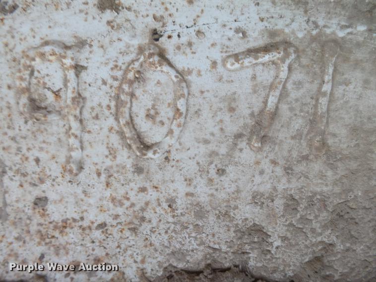 image for item DB7202 2008 Manac double hopper bottom grain trailer