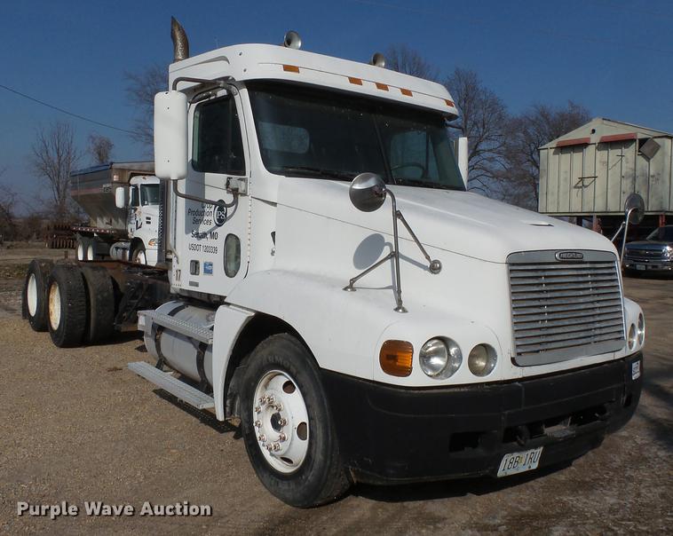 image for item DB7205 2000 Freightliner Century Class FLC12064 truck cab and chassis