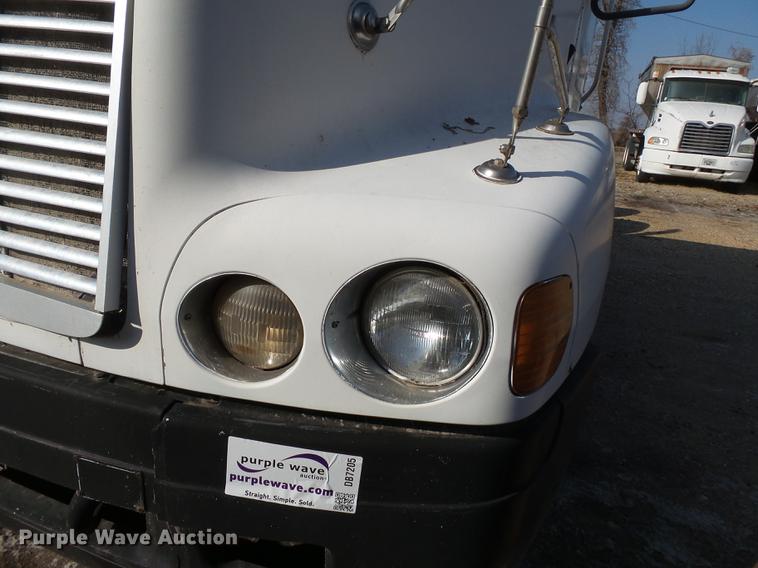 image for item DB7205 2000 Freightliner Century Class FLC12064 truck cab and chassis