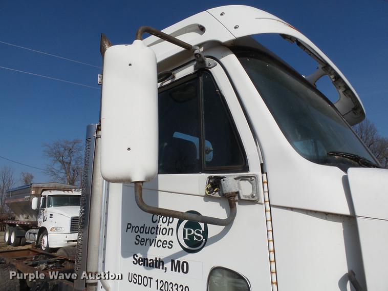 image for item DB7205 2000 Freightliner Century Class FLC12064 truck cab and chassis