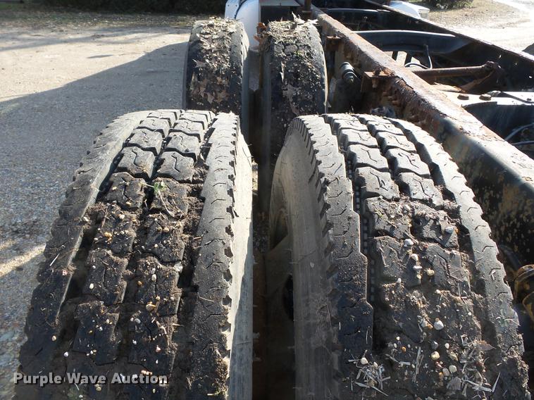 image for item DB7205 2000 Freightliner Century Class FLC12064 truck cab and chassis